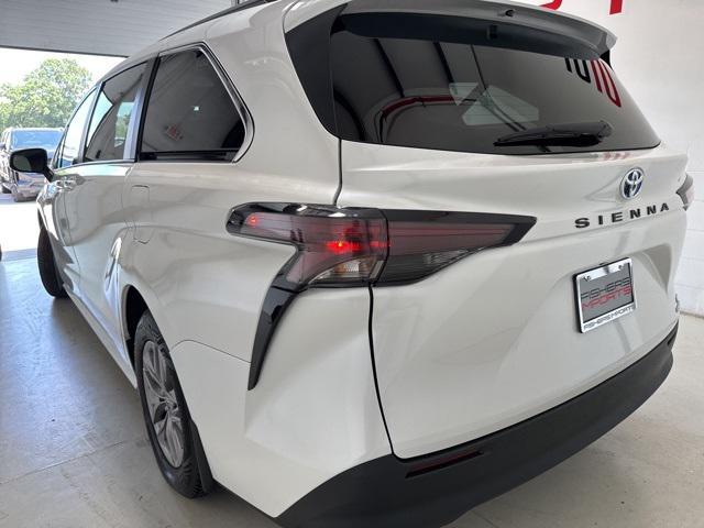 used 2024 Toyota Sienna car, priced at $39,950