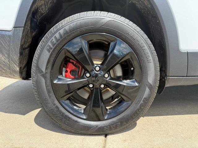 used 2020 Jeep Cherokee car, priced at $16,280