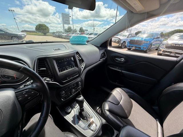 used 2020 Jeep Cherokee car, priced at $16,495