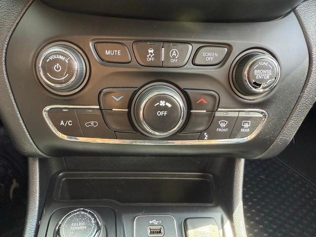used 2020 Jeep Cherokee car, priced at $16,280