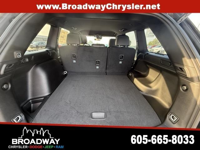 new 2025 Jeep Grand Cherokee car, priced at $43,851