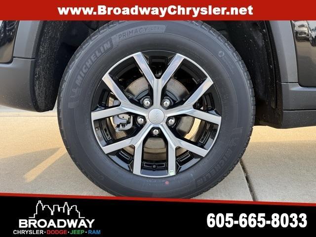 new 2025 Jeep Grand Cherokee car, priced at $43,851