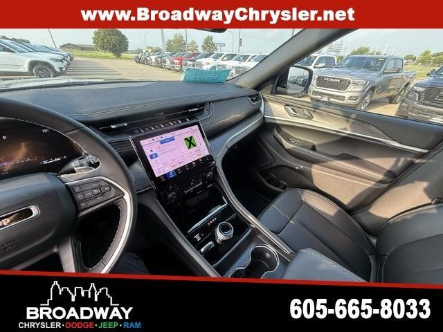 new 2025 Jeep Grand Cherokee car, priced at $43,851