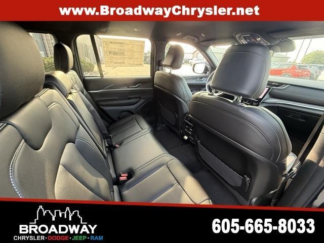 new 2025 Jeep Grand Cherokee car, priced at $43,851