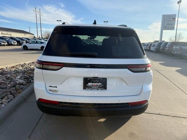 new 2025 Jeep Grand Cherokee car, priced at $42,385