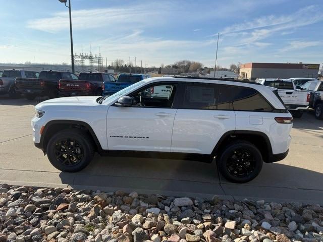 new 2025 Jeep Grand Cherokee car, priced at $42,385