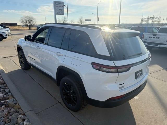 new 2025 Jeep Grand Cherokee car, priced at $42,385