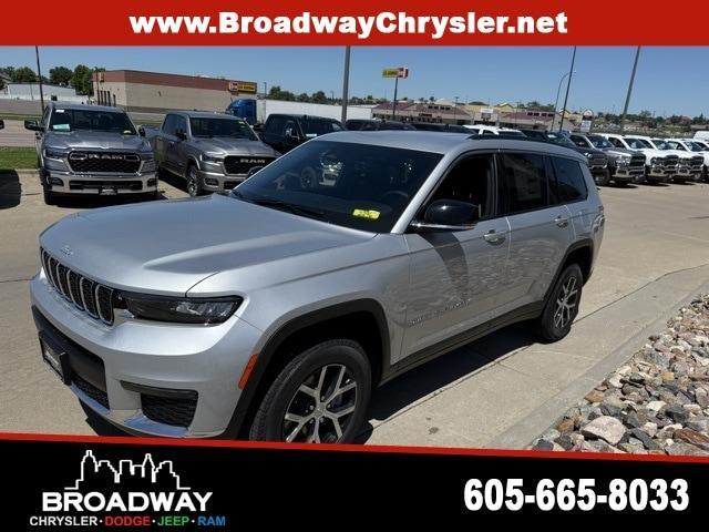 new 2025 Jeep Grand Cherokee L car, priced at $45,672