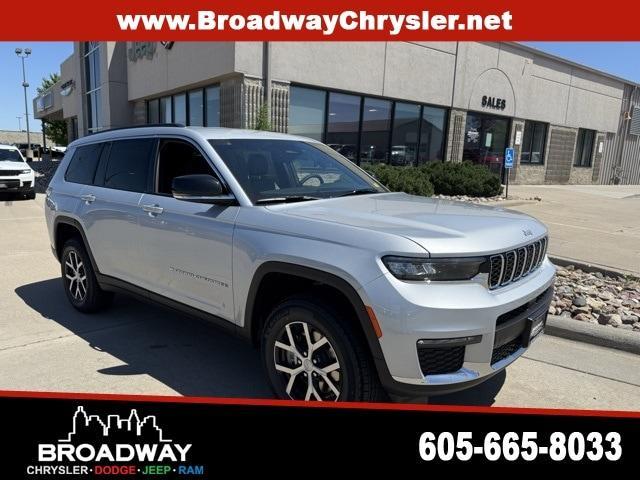 new 2025 Jeep Grand Cherokee L car, priced at $45,672