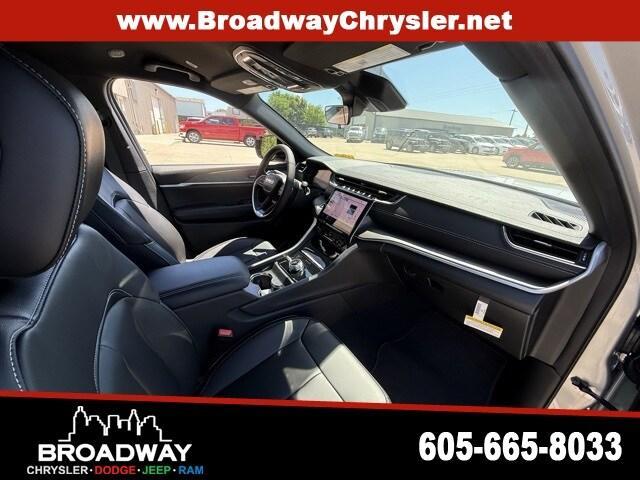 new 2025 Jeep Grand Cherokee L car, priced at $45,672