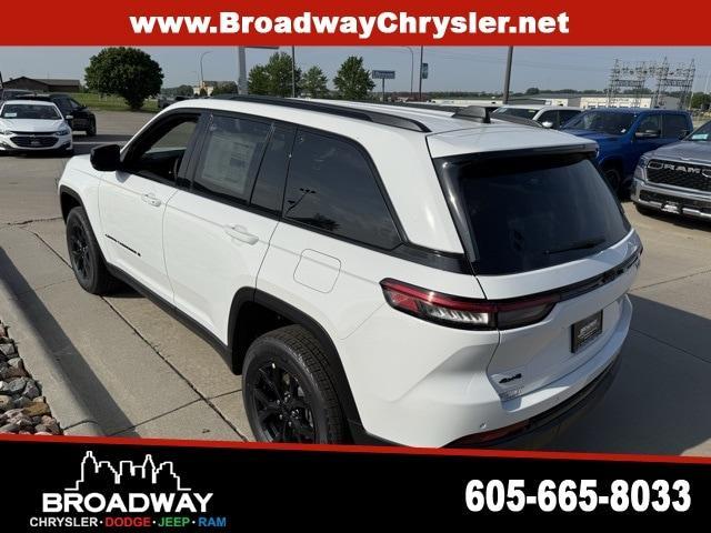 new 2025 Jeep Grand Cherokee car, priced at $41,805
