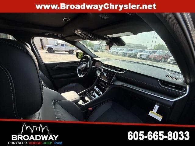 new 2025 Jeep Grand Cherokee L car