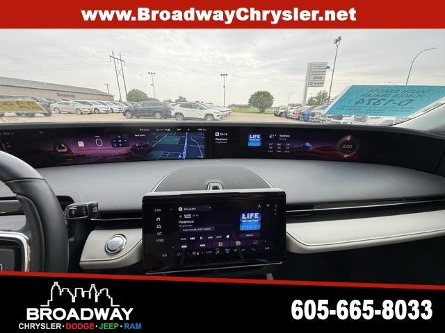 used 2024 Lincoln Nautilus car, priced at $54,850