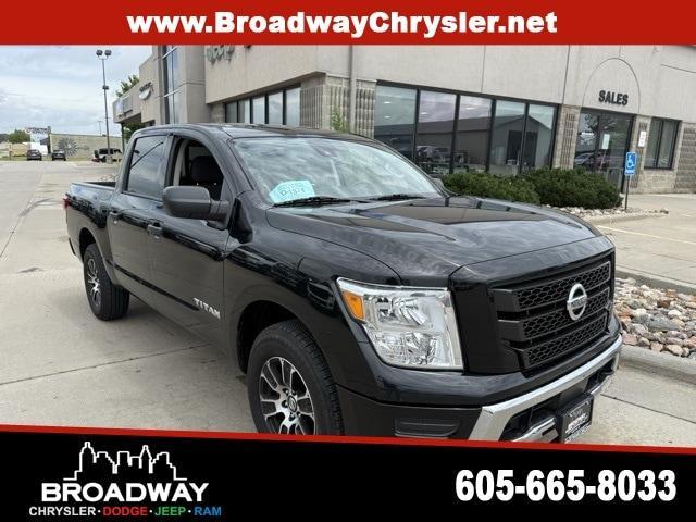 used 2022 Nissan Titan car, priced at $35,980