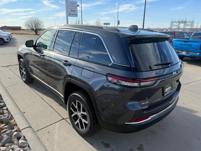 new 2025 Jeep Grand Cherokee car, priced at $45,245