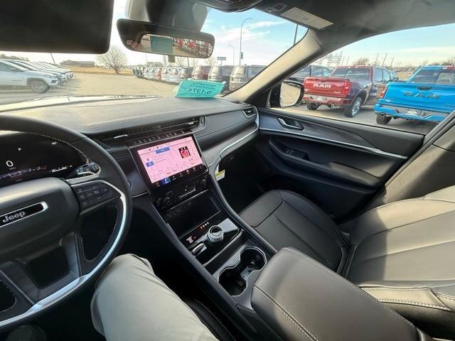 new 2025 Jeep Grand Cherokee car, priced at $45,245