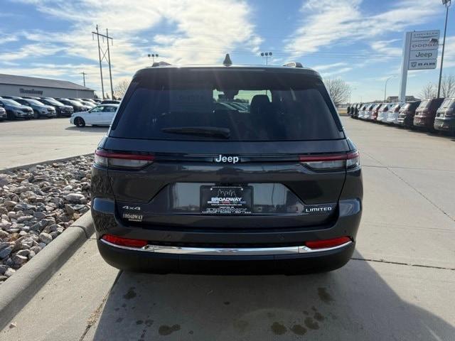 new 2025 Jeep Grand Cherokee car, priced at $45,245