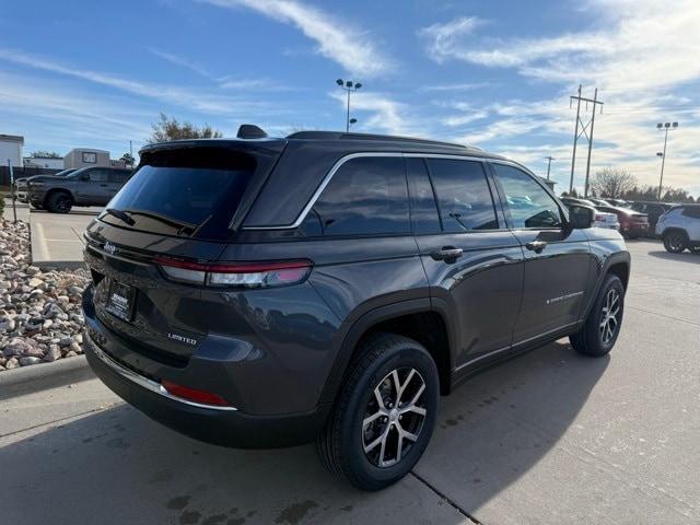 new 2025 Jeep Grand Cherokee car, priced at $45,245