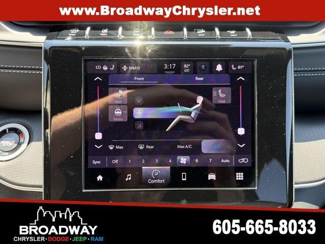 new 2025 Jeep Grand Cherokee L car, priced at $43,077