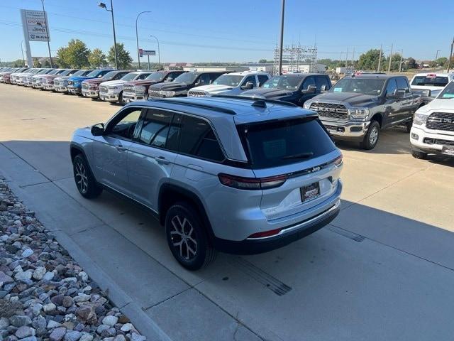 new 2025 Jeep Grand Cherokee car, priced at $46,402