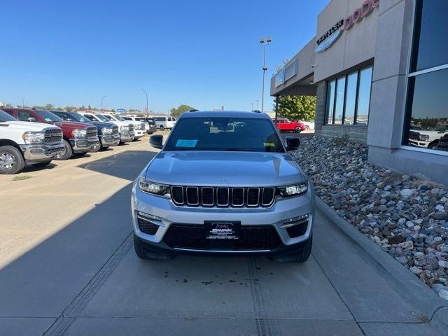 new 2025 Jeep Grand Cherokee car, priced at $46,402