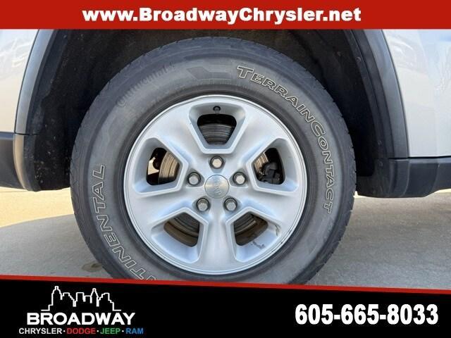 used 2012 Jeep Grand Cherokee car, priced at $8,480