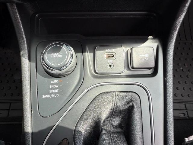 used 2021 Jeep Cherokee car, priced at $23,285