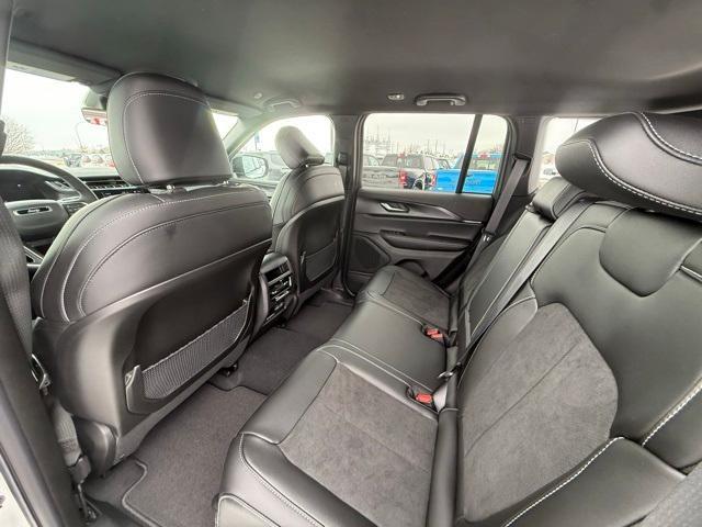 new 2025 Jeep Grand Cherokee car, priced at $42,980