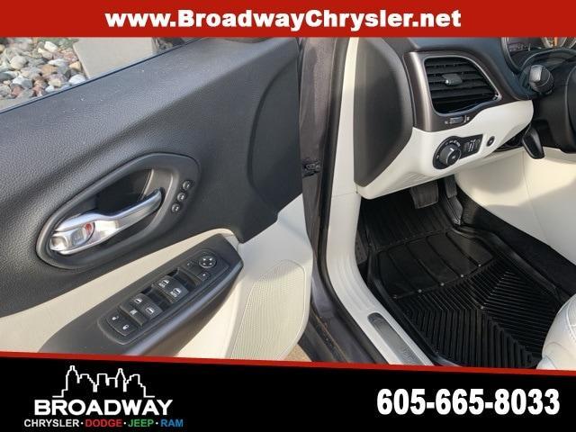 used 2019 Jeep Cherokee car, priced at $20,993