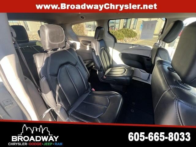 used 2023 Chrysler Pacifica car, priced at $30,986