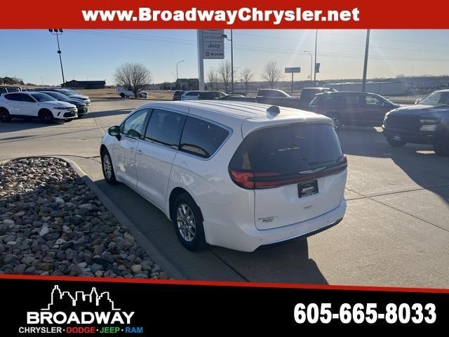 used 2023 Chrysler Pacifica car, priced at $30,986