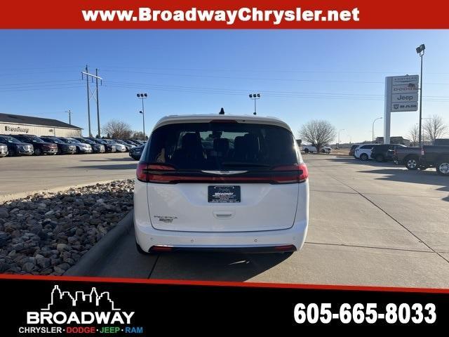 used 2023 Chrysler Pacifica car, priced at $27,677