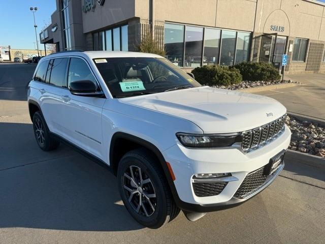 new 2025 Jeep Grand Cherokee car, priced at $44,650