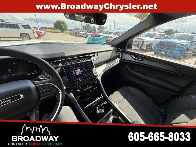 new 2025 Jeep Grand Cherokee L car, priced at $42,482