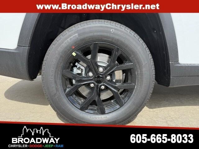 new 2025 Jeep Grand Cherokee L car, priced at $42,482