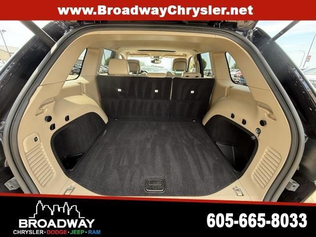 used 2021 Jeep Grand Cherokee car, priced at $26,475