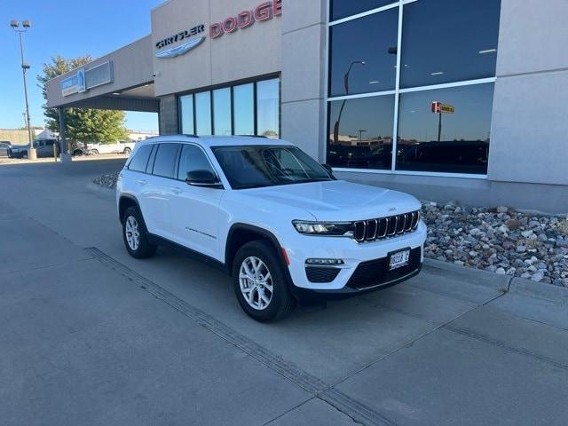 used 2022 Jeep Grand Cherokee car, priced at $39,159