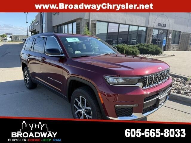 new 2025 Jeep Grand Cherokee L car, priced at $45,672