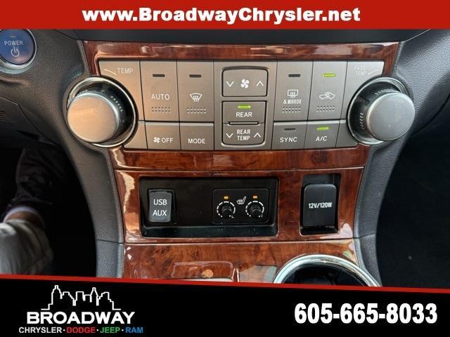 used 2012 Toyota Highlander Hybrid car, priced at $11,800