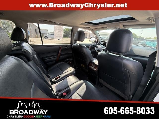 used 2012 Toyota Highlander Hybrid car, priced at $11,800