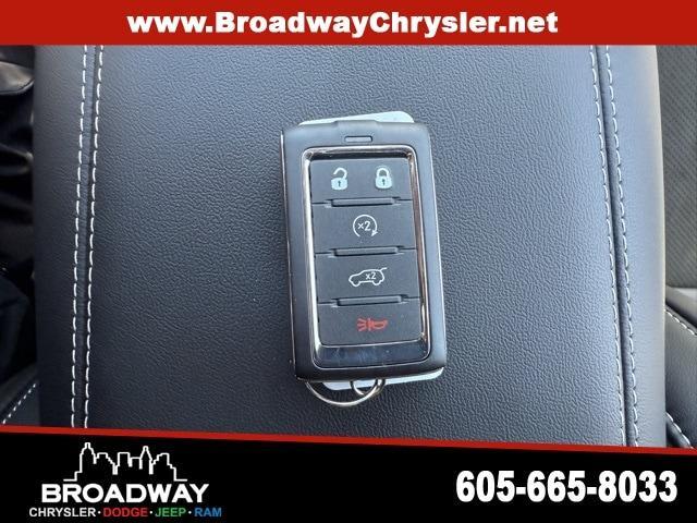 new 2025 Jeep Grand Cherokee L car, priced at $43,077