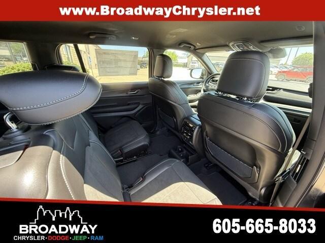 new 2025 Jeep Grand Cherokee L car, priced at $43,077