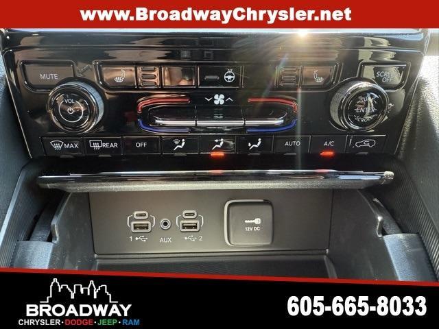 new 2025 Jeep Grand Cherokee L car, priced at $43,077