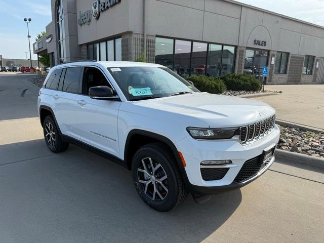 new 2025 Jeep Grand Cherokee car, priced at $44,286