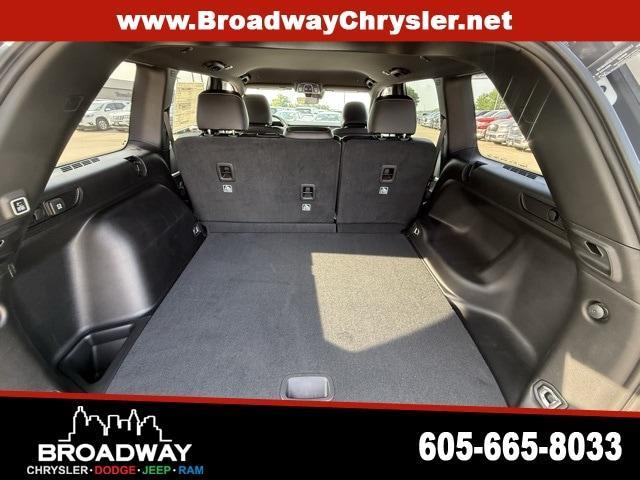 new 2025 Jeep Grand Cherokee car, priced at $44,286