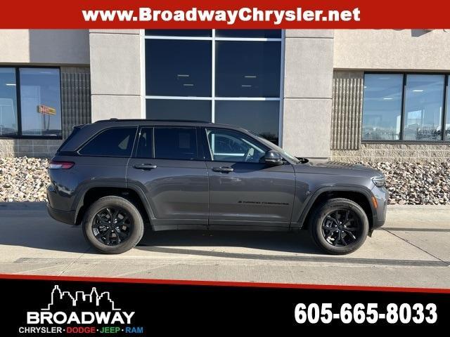 used 2024 Jeep Grand Cherokee car, priced at $40,251