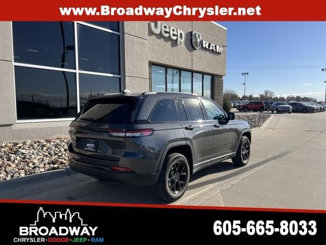 used 2024 Jeep Grand Cherokee car, priced at $40,251