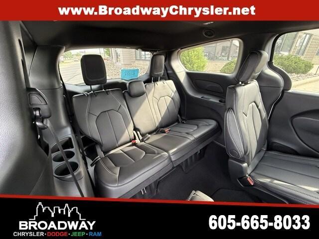 new 2025 Chrysler Pacifica car, priced at $44,473