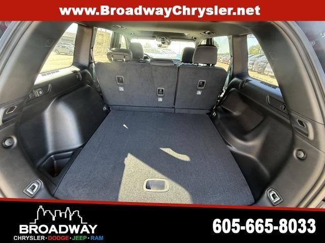 new 2025 Jeep Grand Cherokee car, priced at $40,995