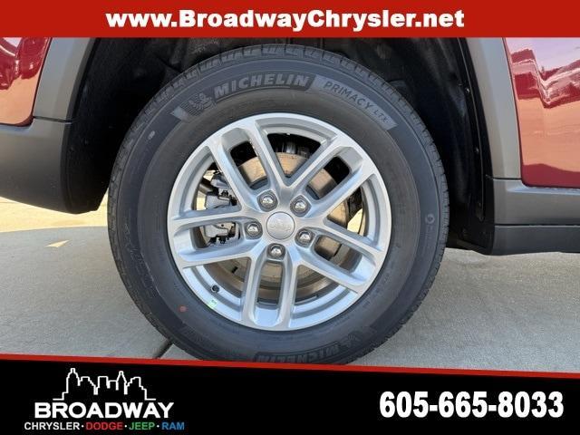 new 2025 Jeep Grand Cherokee car, priced at $40,995
